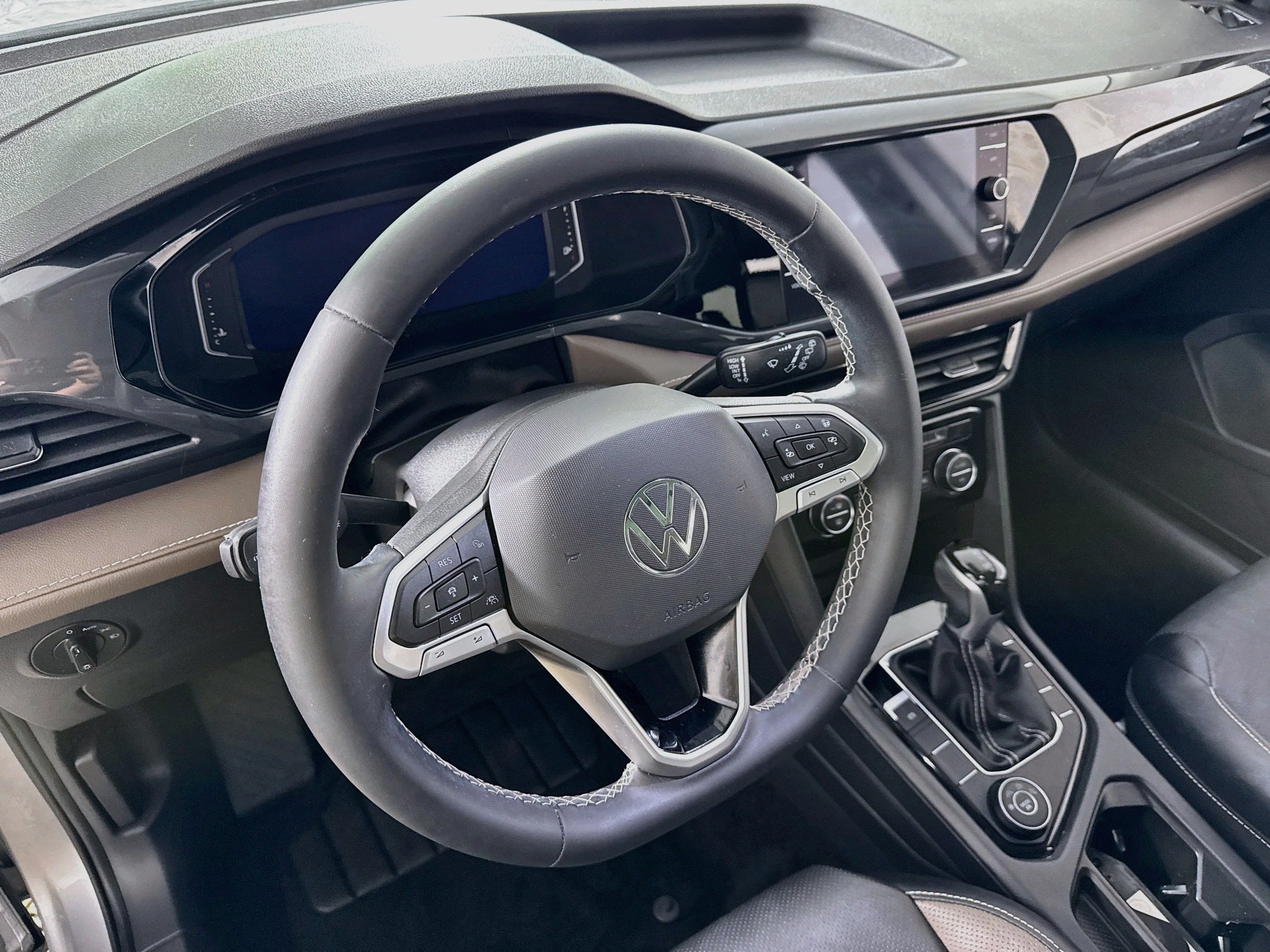 Used 2023 Volkswagen Taos SEL AWD/4WD image 13