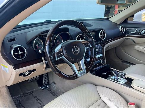 Used 2014 Mercedes-Benz SL 550 image 18