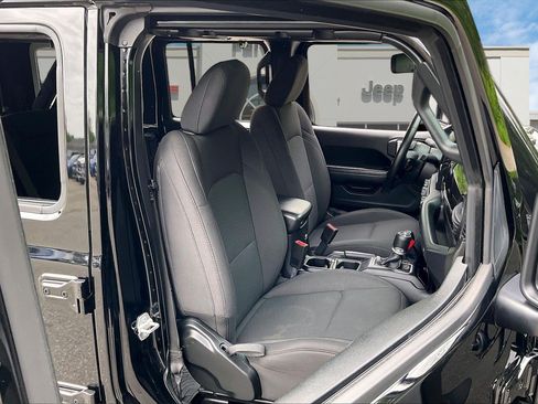 Used 2020 Jeep Wrangler Unlimited Sport AWD/4WD image 7