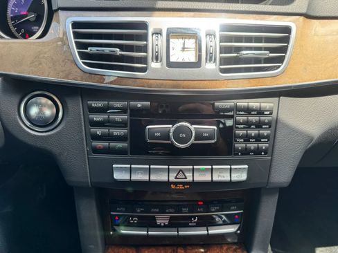 Used 2014 Mercedes-Benz E 350 Sedan image 34