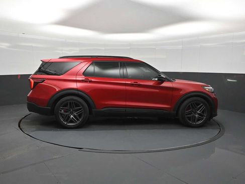 Used 2025 Ford Explorer ST w/ Sun And Sound Package AWD/4WD image 9