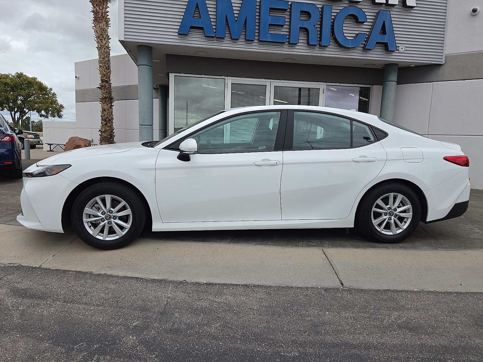 Used 2026 Toyota Camry LE FWD image 3