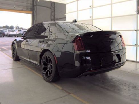 Used 2016 Chrysler 300 S w/ 300S Premium Group RWD image 3