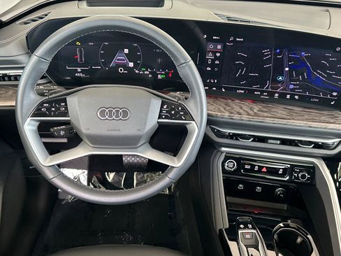 Used 2025 Audi Q5 Premium Plus w/ Premium Plus AWD/4WD image 14