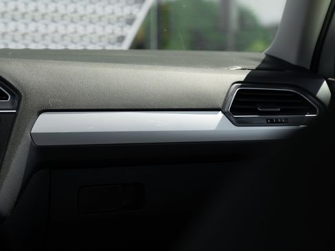 Used 2018 Volkswagen Tiguan S AWD/4WD image 13