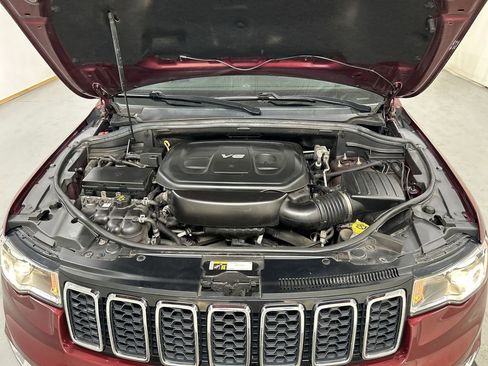 Used 2018 Jeep Grand Cherokee Laredo AWD/4WD image 23