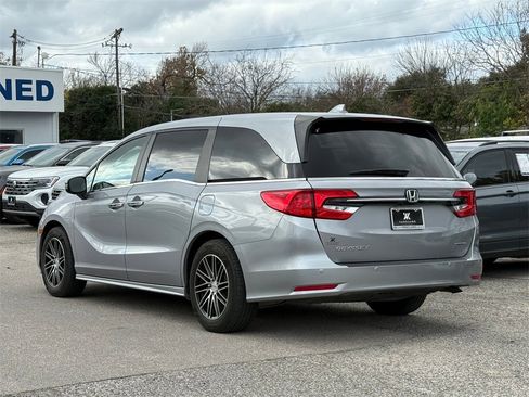 Used 2022 Honda Odyssey Touring image 9