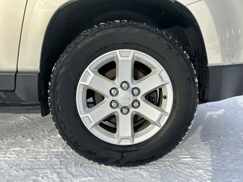 Used 2016 GMC Acadia SLE image 26