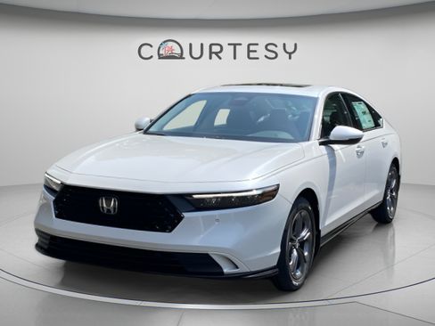 Used 2023 Honda Accord EX-L image 1