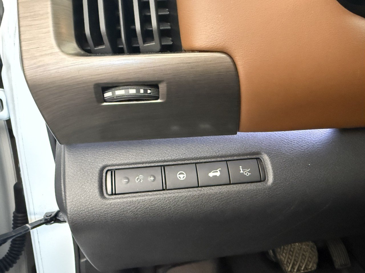 Used 2023 Nissan Pathfinder Platinum AWD/4WD image 24