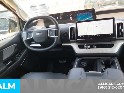Used 2025 Ford Expedition Max Active AWD/4WD image 22