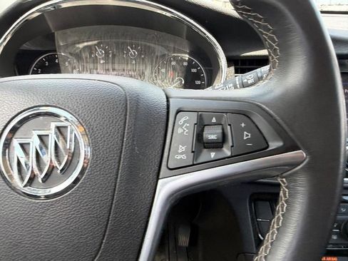 Used 2022 Buick Encore Preferred AWD/4WD image 11
