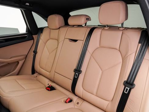 Certified 2026 Porsche Macan AWD/4WD image 27