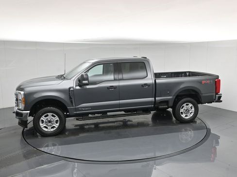 New 2026 Ford F250 XLT w/ FX4 Off-Road Package image 43