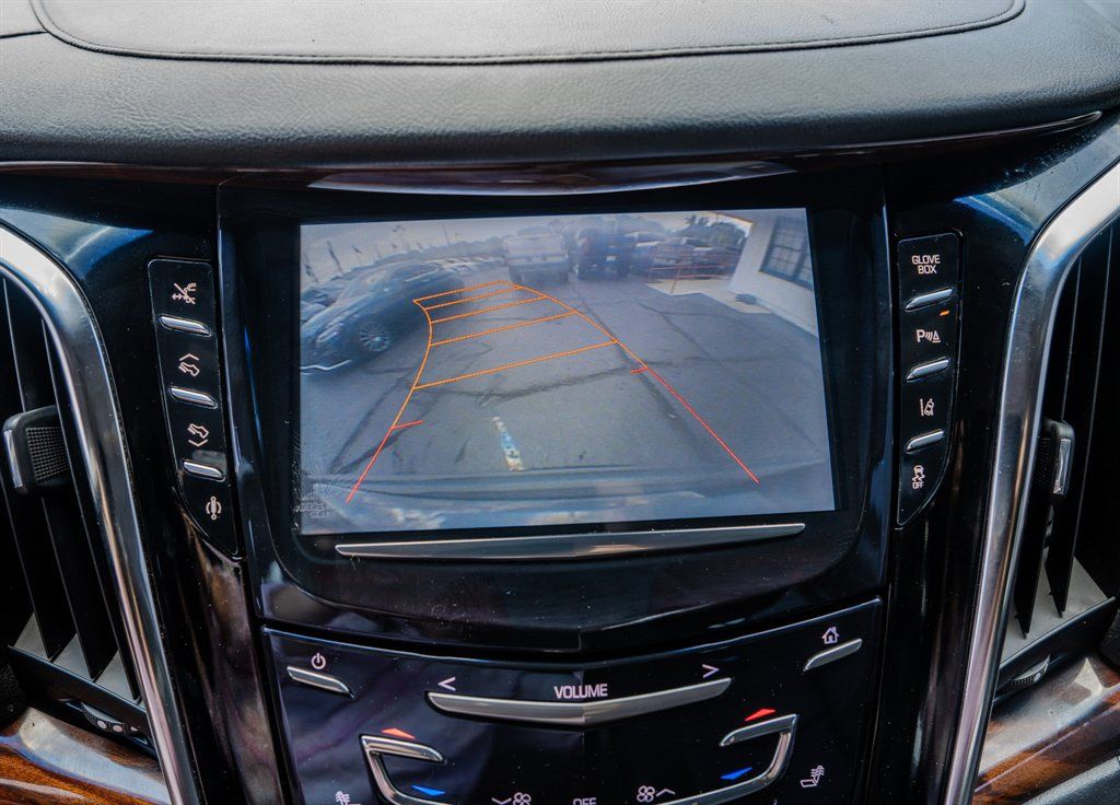 Used 2015 Cadillac Escalade Premium RWD image 22