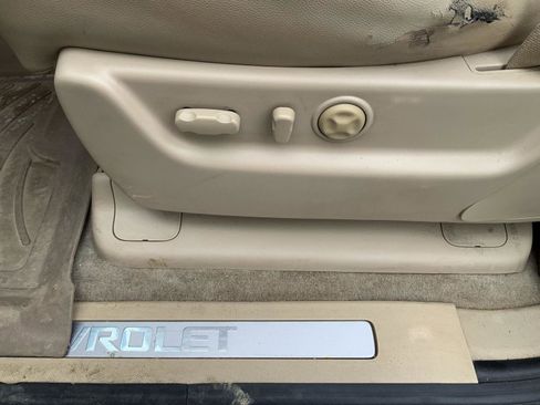 Used 2013 Chevrolet Avalanche LTZ image 27