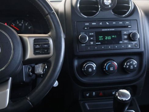 Used 2013 Jeep Patriot Latitude w/ Sun/Sound Group AWD/4WD image 31