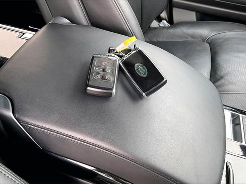 Used 2021 Land Rover Range Rover P525 Westminster Edition LWB image 16