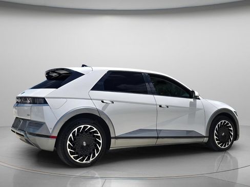 Used 2023 Hyundai Ioniq 5 Limited AWD/4WD image 7