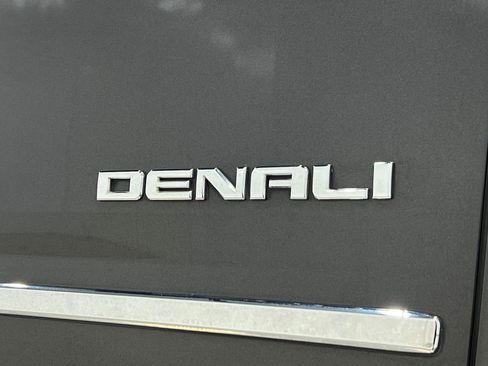 Used 2018 GMC Yukon XL Denali w/ Denali Ultimate Package AWD/4WD image 48