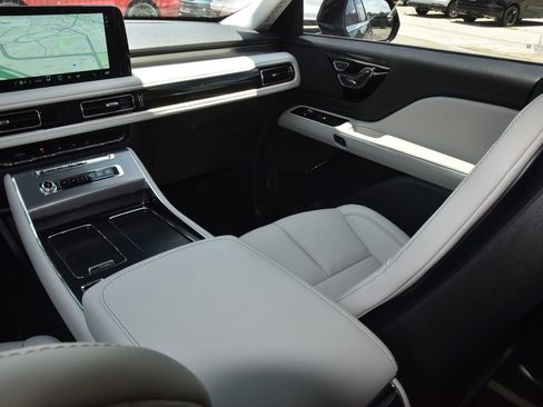 New 2026 Lincoln Aviator 2WD image 18