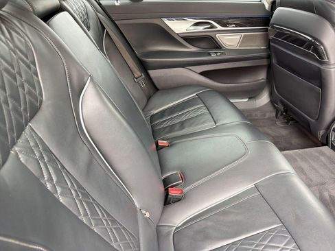 Used 2020 BMW 740i w/ Premium Package RWD image 30