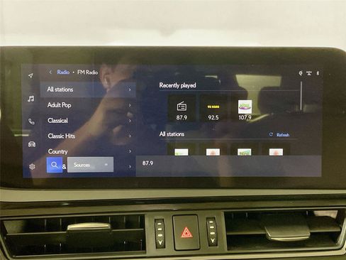 Used 2024 Lexus ES 300h Ultra Luxury w/ Accessory Package (Z1) FWD image 7
