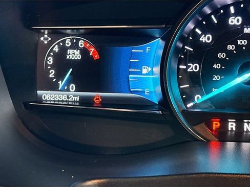 Used 2016 Ford Explorer XLT w/ Equipment Group 202A AWD/4WD image 11