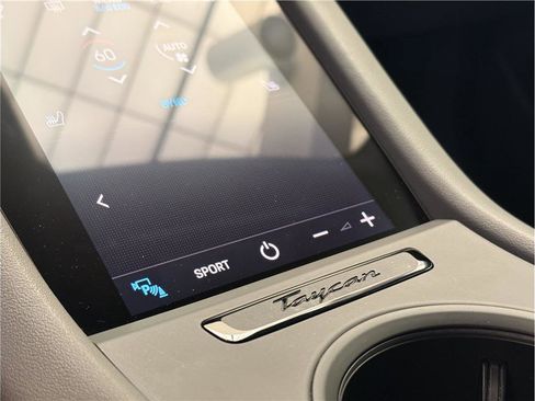 Used 2022 Porsche Taycan image 16