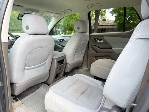 Used 2019 Chevrolet Traverse LT FWD image 27