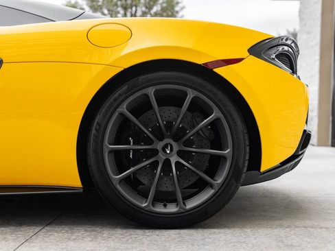 Used 2019 McLaren 570S Spider RWD image 12