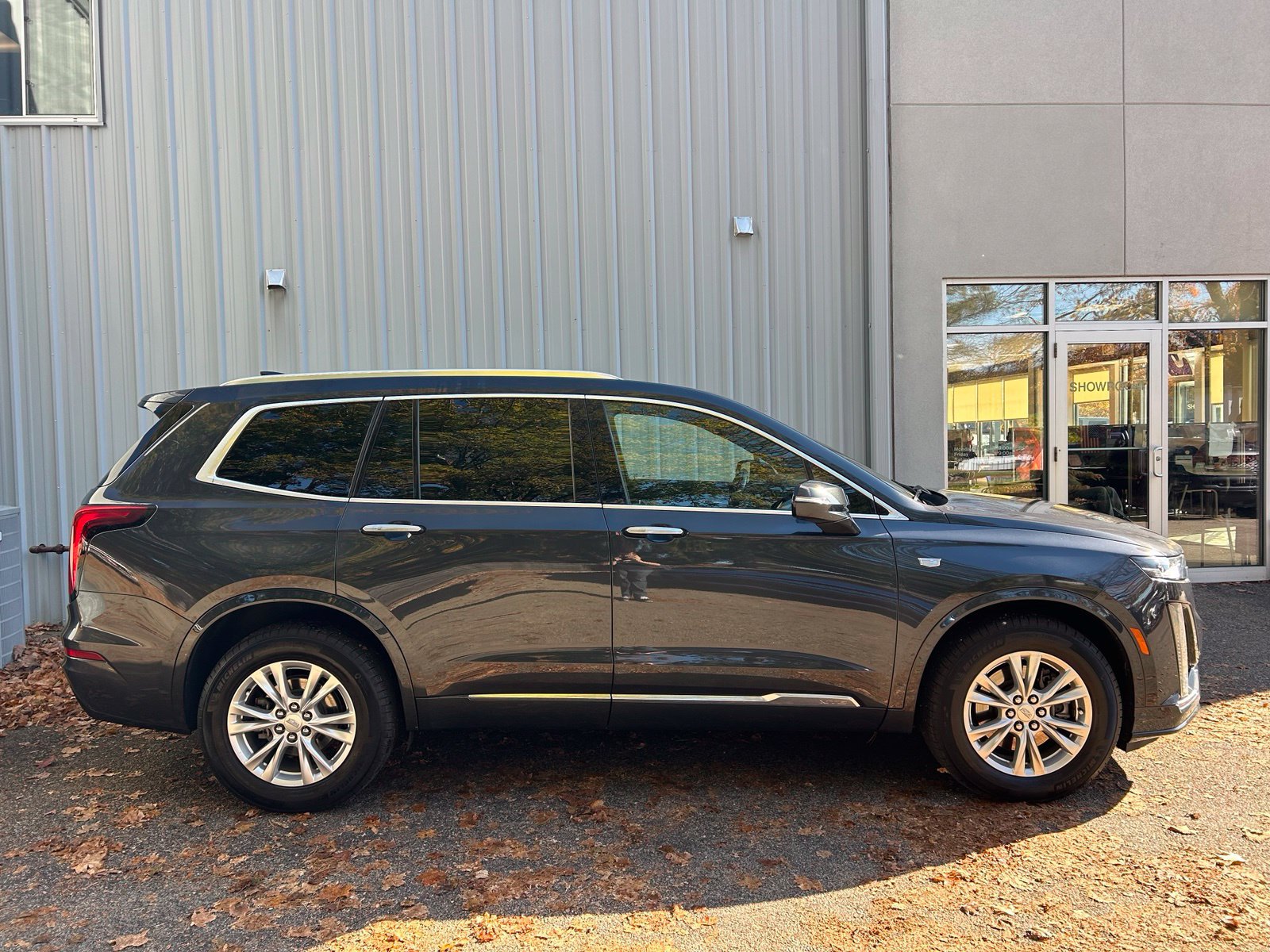 Used 2023 Cadillac XT6 Luxury AWD/4WD image 5