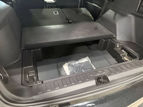 Used 2024 Chevrolet Equinox LT AWD/4WD image 12