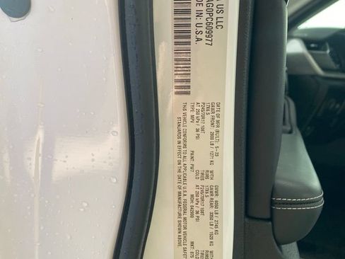 Used 2023 Jeep Grand Cherokee Laredo RWD image 15
