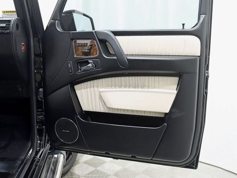 Used 2015 Mercedes-Benz G 63 AMG 4MATIC image 35