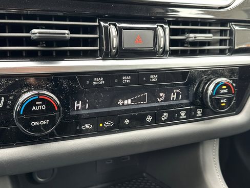 New 2025 Nissan Pathfinder SV image 21