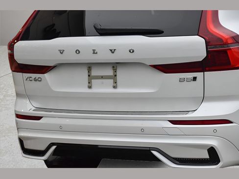 Certified 2026 Volvo XC60 B5 Plus w/ Protection Package Premier AWD/4WD image 29