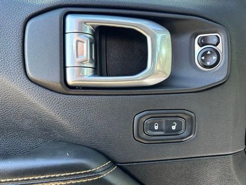 Used 2024 Jeep Wrangler Unlimited Sahara w/ Technology Group image 17