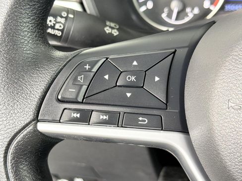 Used 2025 Nissan Altima 2.5 SV FWD image 22