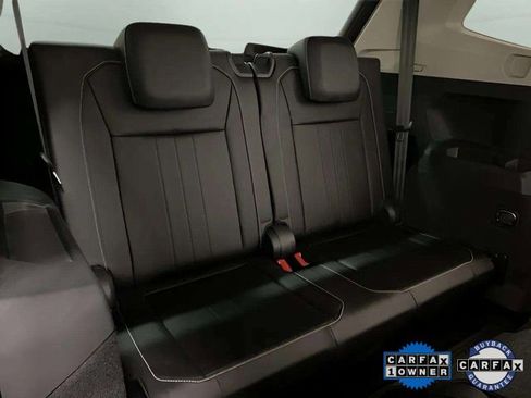 Used 2023 Volkswagen Tiguan SE w/ Panoramic Sunroof Package image 21
