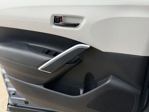 Used 2023 Toyota Corolla Cross LE w/ Moonroof Package FWD image 26