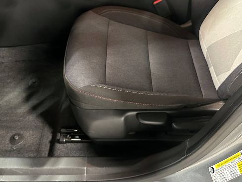 Used 2024 Chevrolet Trax RS FWD image 20