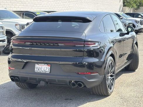 Used 2025 Porsche Cayenne Coupe AWD/4WD image 4
