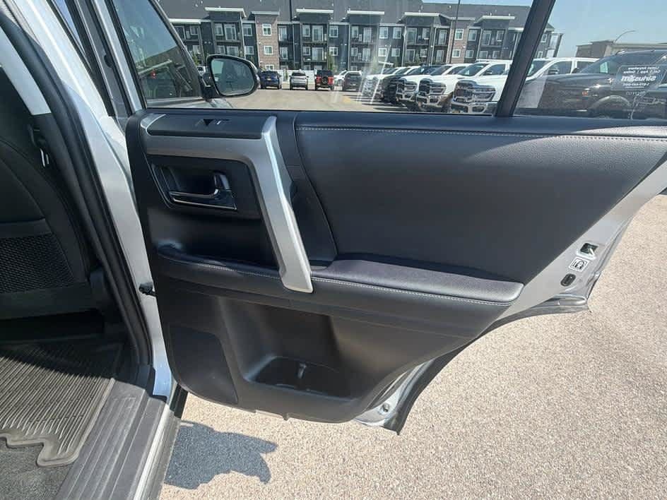 Used 2022 Toyota 4Runner SR5 Premium AWD/4WD image 23