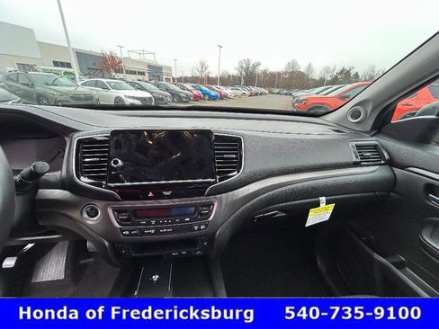 Certified 2025 Honda Ridgeline RTL image 21