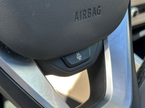 Used 2023 BMW i4 eDrive40 image 25