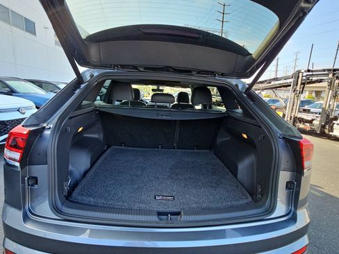 Used 2023 Volkswagen Atlas Cross Sport SE w/ Panoramic Sunroof Package FWD image 12