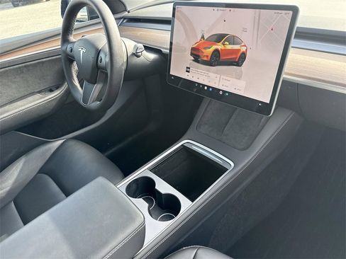 Used 2024 Tesla Model Y Long Range image 26