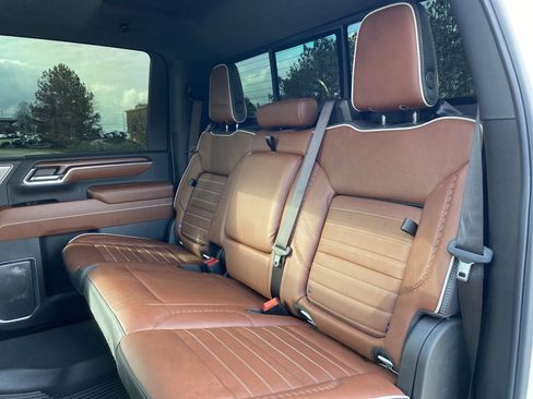 Used 2025 GMC Sierra 3500 Denali Ultimate image 9