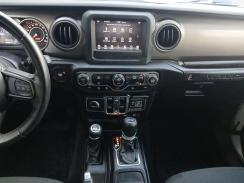 Used 2021 Jeep Wrangler Unlimited Sport AWD/4WD image 3